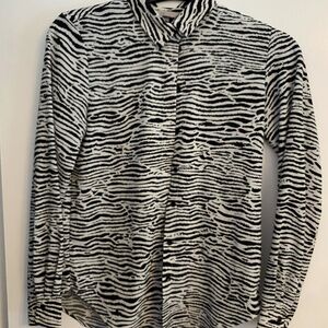 H&M Black & White Zebra Print Button‑Up Blouse – Size US 0